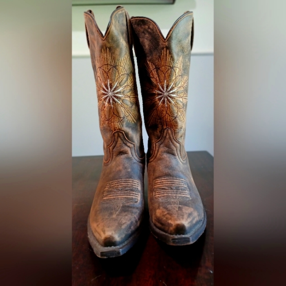 Eight Second Angel. Brown/Tan Size 7.5